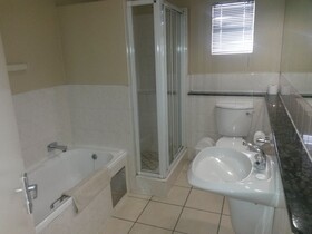 Airport Inn & Suites