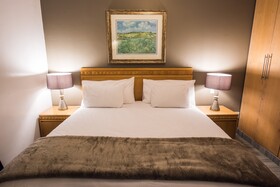 Airport Inn & Suites