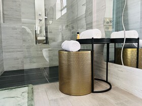 24 On Basil Boutique Aparthotel