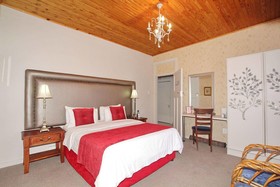 33 on First Guesthouse
