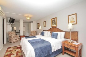 33 on First Guesthouse