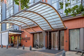 African Pride Melrose Arch Hotel