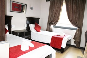 Alcazaba Lodges