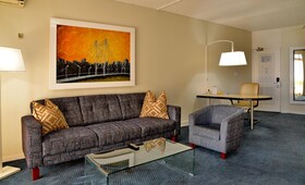 The Parktonian All Suite Hotel