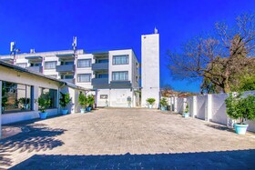 BM Gardens Apartment Hotel