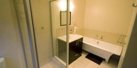 Buckingham Guesthouse and Apartments