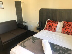 Businessburg Hotel