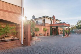 Courtyard Hotel Rosebank