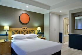Courtyard Hotel Rosebank