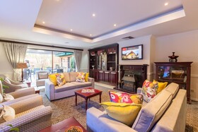 Courtyard Hotel Rosebank