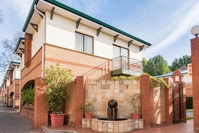 Courtyard Hotel Rosebank