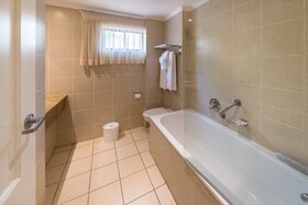 Courtyard Hotel Rosebank