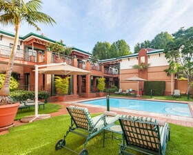 Courtyard Hotel Rosebank