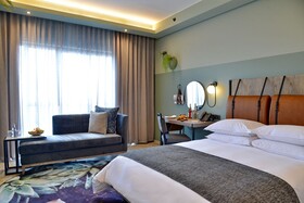 Courtyard Hotel Waterfall City