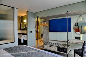 Courtyard Hotel Waterfall City
