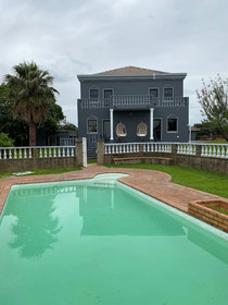 Daze House