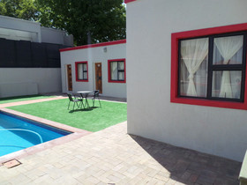 DJ Guest Lodge