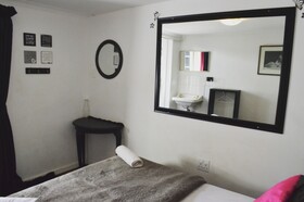HomeBase Melville Hostel
