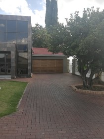 Lalela House
