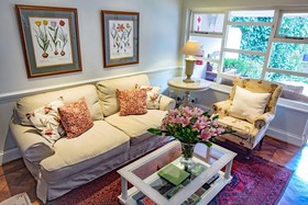 Melrose Place Boutique Hotel