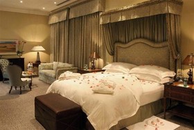 Monarch Hotel