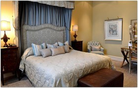 Monarch Hotel