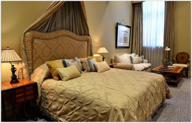Monarch Hotel