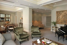 Monarch Hotel