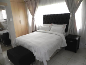 Owee's Place
