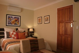 Queen's Place Guest House