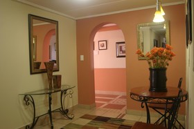 Queen's Place Guest House