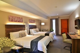 Silverbirch @ Birchwood Hotel