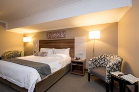 Silverbirch @ Birchwood Hotel