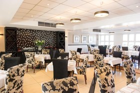 Silverbirch @ Birchwood Hotel