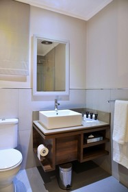 Silverbirch @ Birchwood Hotel