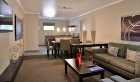 Silverbirch @ Birchwood Hotel