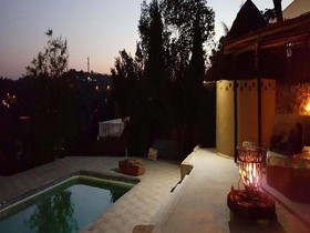 Suburbian Lodge