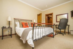 Tladi Lodge