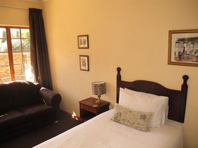 Aero Guest Lodge