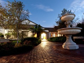 AfricaSky Boutique Hotel