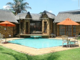 Ikwekwezi Guest Lodge