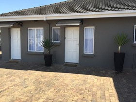 Leika Airport Lodge