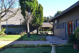 Outlook Lodge OR Tambo