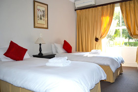 Outlook Lodge OR Tambo