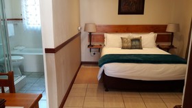 Sugar Rose Guesthouse - Kempton Park B&B