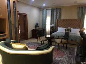 Equestrian Royal Hotel Boutique & Spa
