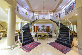 Equestrian Royal Hotel Boutique & Spa