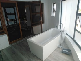 Equestrian Royal Hotel Boutique & Spa