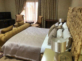 Equestrian Royal Hotel Boutique & Spa