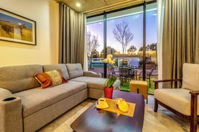 Kravit Premier Suites